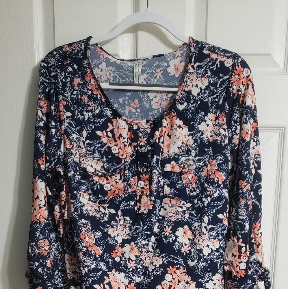 BLUE BLOOMS- XL, PERSEPTION CONCEPT, NAVY BASE, CORAL AND WHITE FLORAL DESIGN